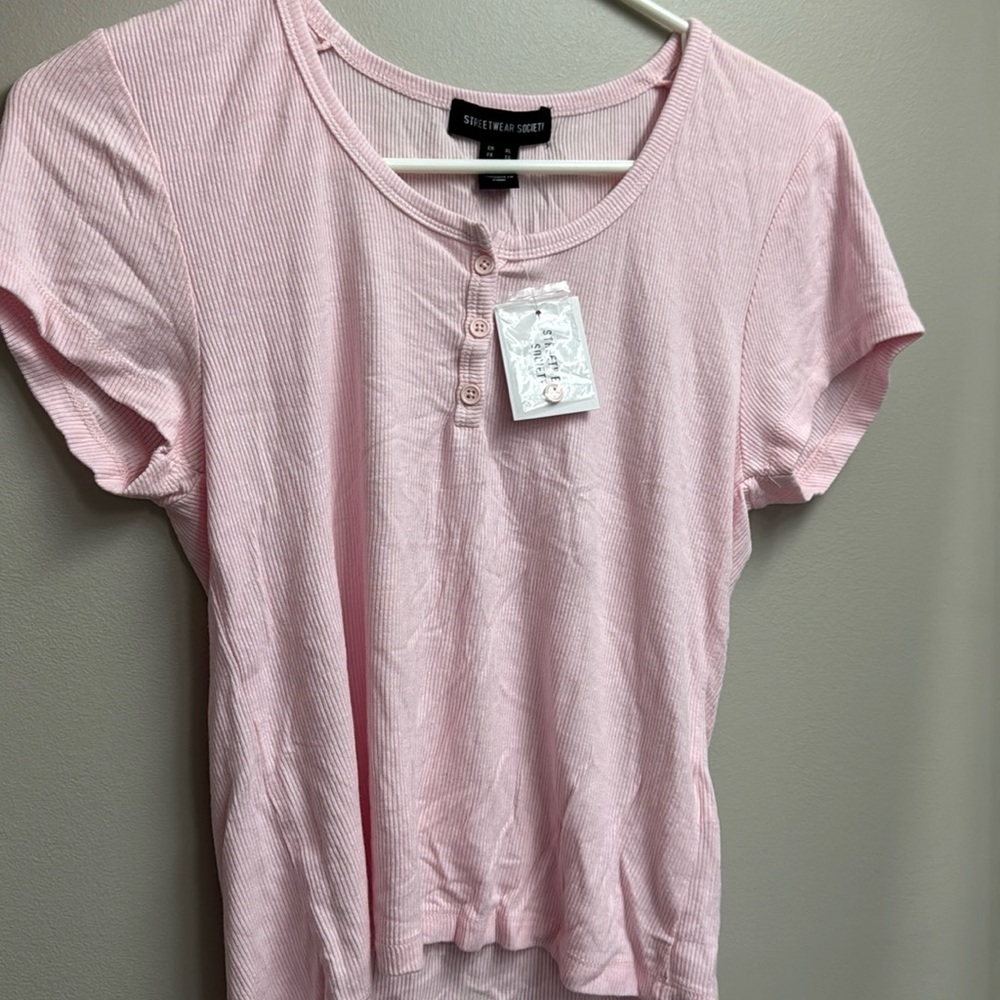 Pink tshirt